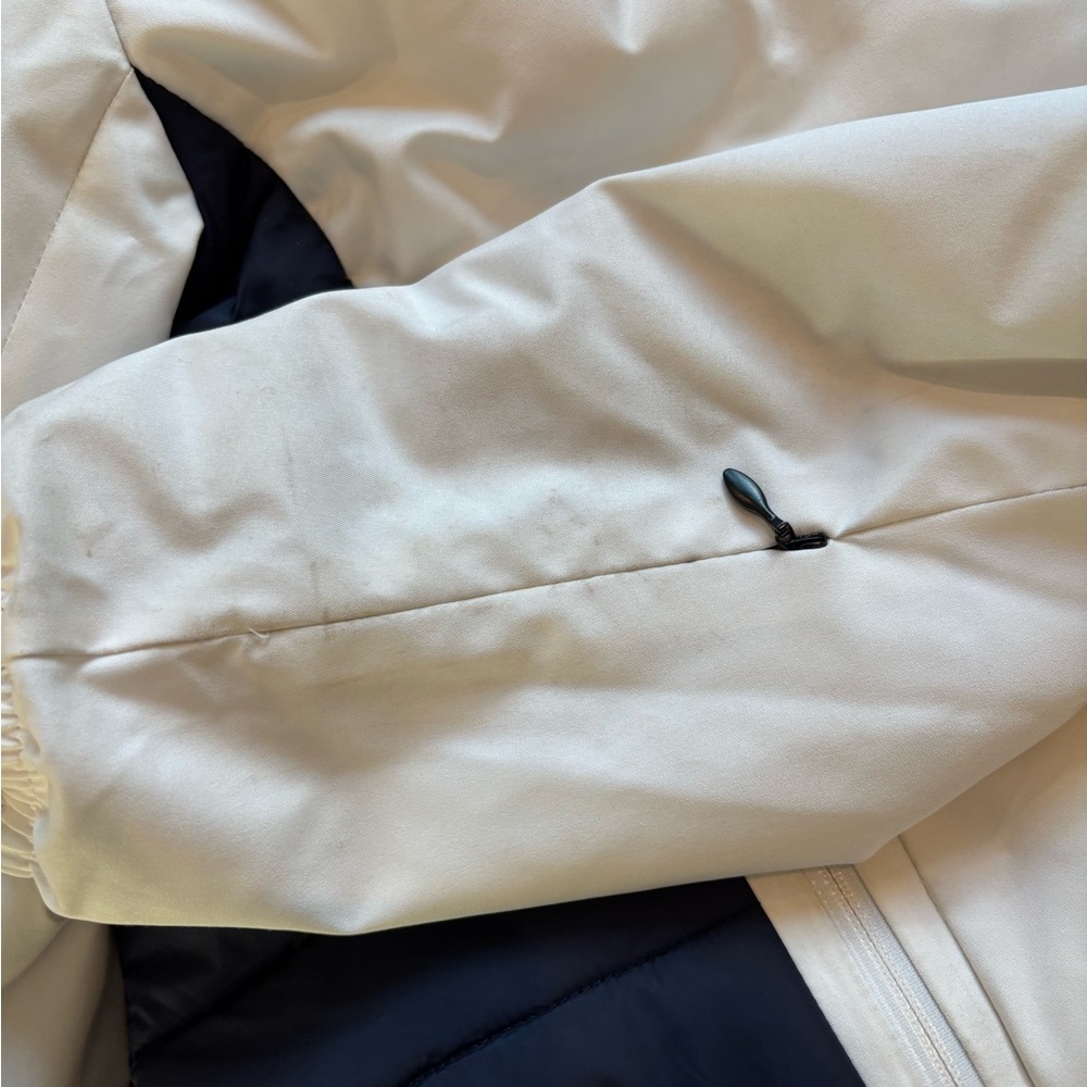 Women's BOGNER Fire + Ice ski jacket size 12. Navy and white. Designer. - Picture 9 of 11